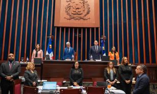 Senado aprueba ley que dispone el uso de energía renovable en edificios públicos y privados