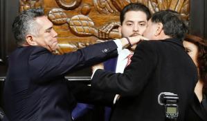 Senadores mexicanos se enfrentan a golpes tras debate sobre EE. UU.