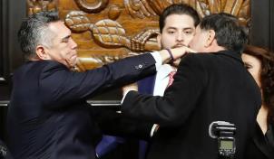 Senadores mexicanos se enfrentan a golpes tras debate sobre EE. UU.
