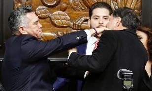 Senadores mexicanos se enfrentan a golpes tras debate sobre EE. UU.