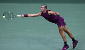 Alcaraz avanza y Djokovic evita caída en el Abierto de EE. UU.