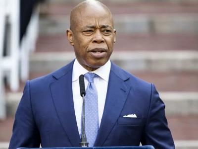 Eric Adams ordena envío de mil policías al Bronx ante ola de tiroteos