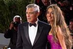 George Clooney y Emma Stone brillan en una Mostra de Venecia pasada por agua George Clooney y Emma Stone brillan en una Mostra de Venecia pasada por agua
