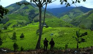 Colombia negocia liberación de 33 militares retenidos en zona guerrillera
