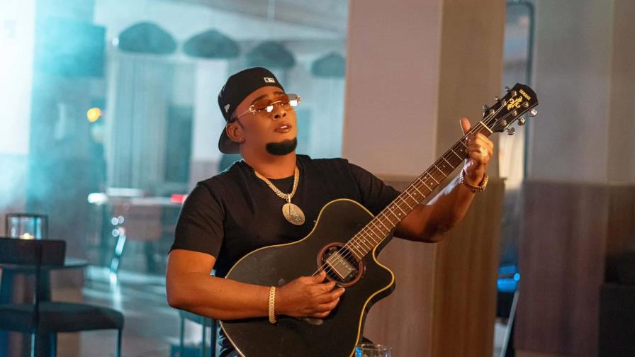 Anthony Santos promueve con éxito su álbum A fuerza de dolor Anthony Santos promueve con éxito su álbum A fuerza de dolor