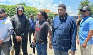 Entregan en Dajabón a dos miembros de la banda haitiana 400 Mawozo