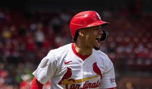 Un error de Elly de la Cruz abrió la puerta y Cardenales vencen 7-5 en extrainnings a los Rojos