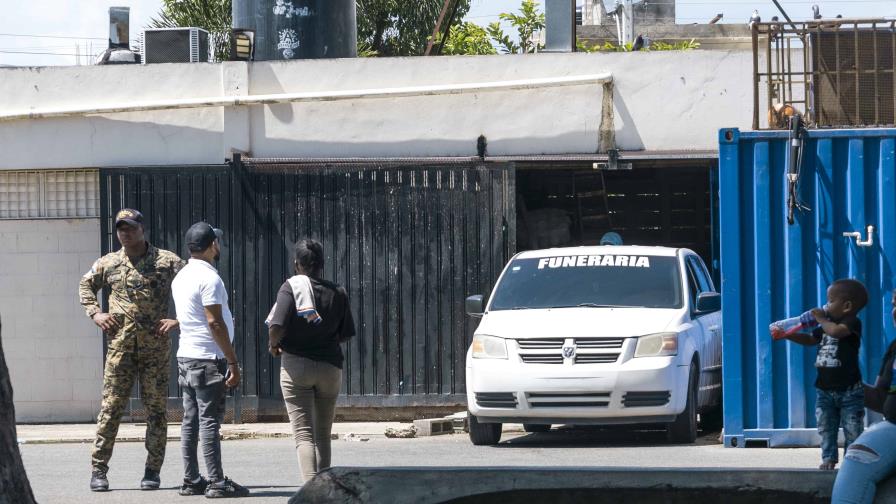 Joven de 19 años fue ultimado de ocho disparos por una supuesta deuda en Villa Mella Joven de 19 años fue ultimado de ocho disparos por una supuesta deuda en Villa Mella