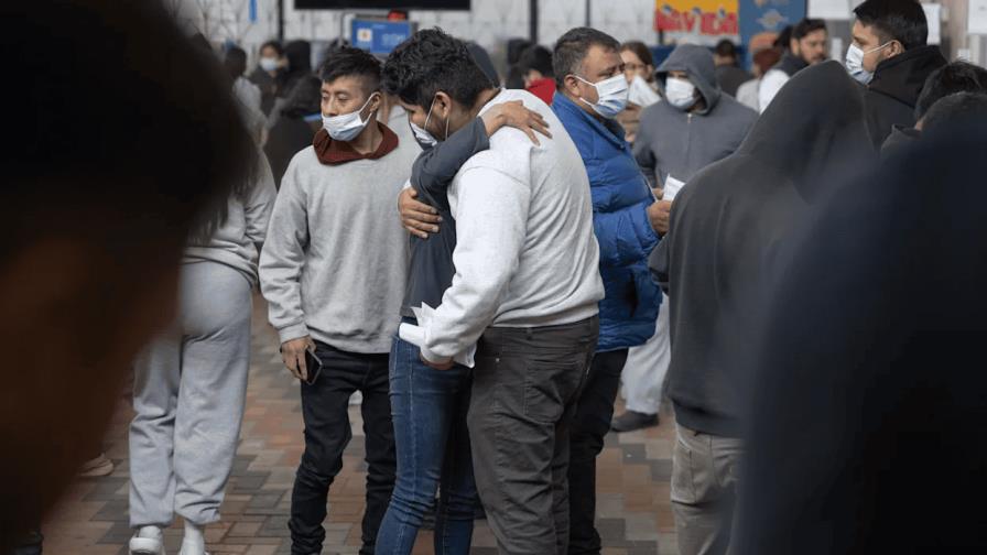 Jueza federal de EE. UU. bloquea deportaciones rápidas de migrantes por violar debido proceso Jueza federal de EE. UU. bloquea deportaciones rápidas de migrantes por violar debido proceso