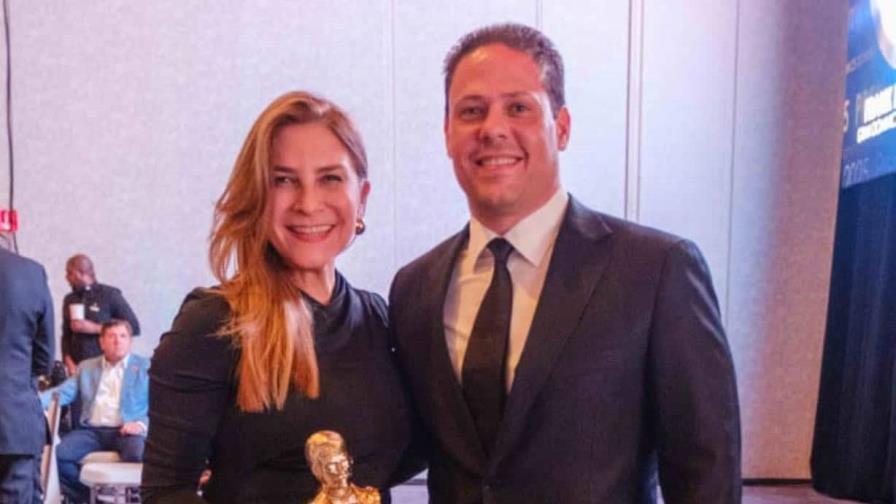 Carolina Mejía recibe reconocimiento durante viaje por Nueva York, Nueva Jersey y Boston Carolina Mejía recibe reconocimiento durante viaje por Nueva York, Nueva Jersey y Boston