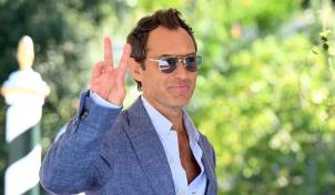 Jude Law se convierte en Putin en Venecia: No temí represalias ni buscábamos la polémica