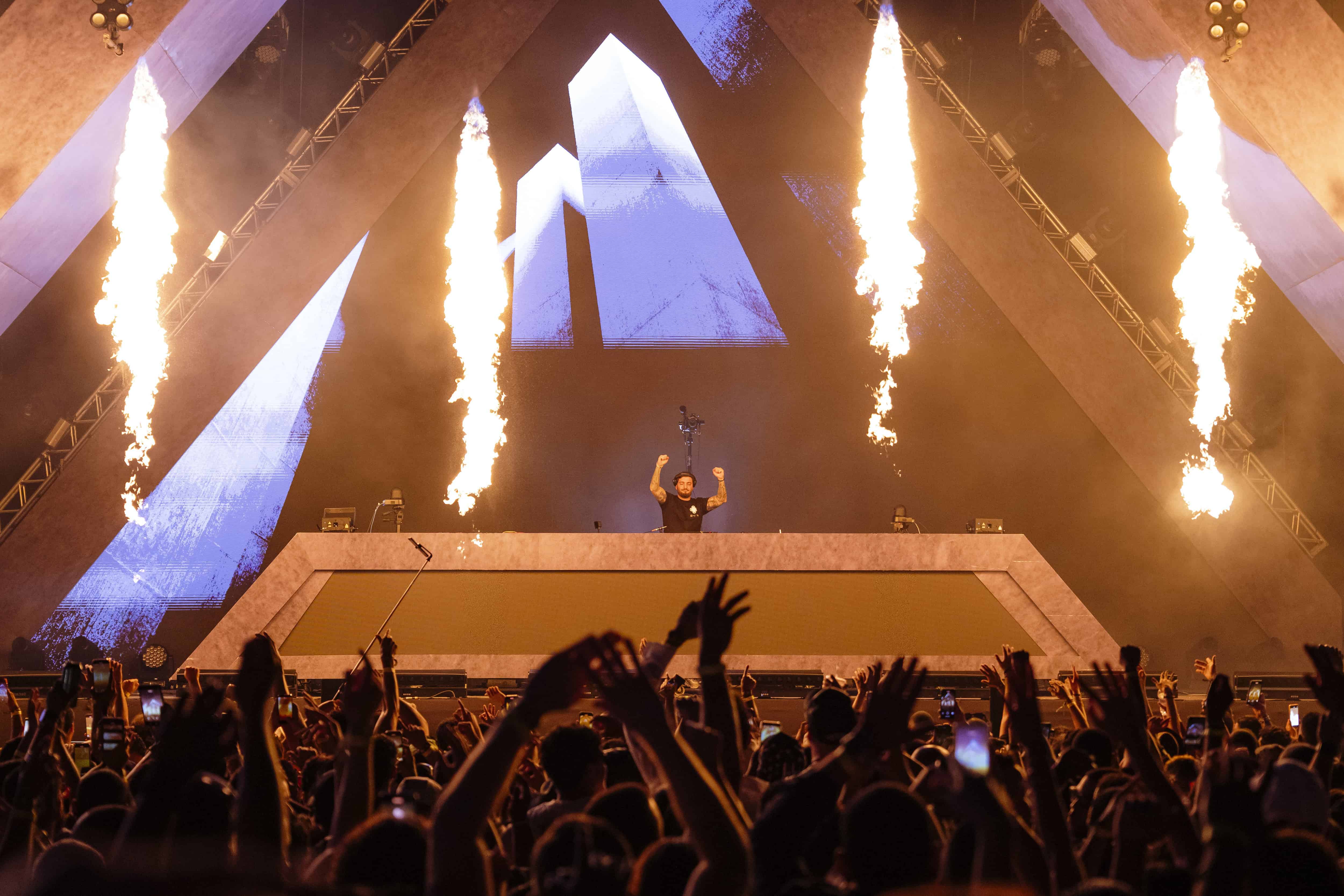 El DJ Alesso brindó la verdadera experiencia EDM.