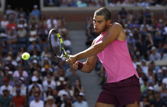 Alcaraz y Djokovic avanzan con desempeño distinto a cuartos de final del US Open