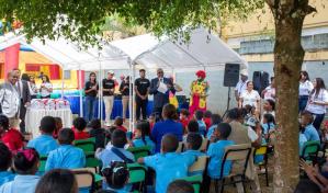 Más de mil estudiantes reciben cuadernos reciclados en Juan Sánchez Ramírez