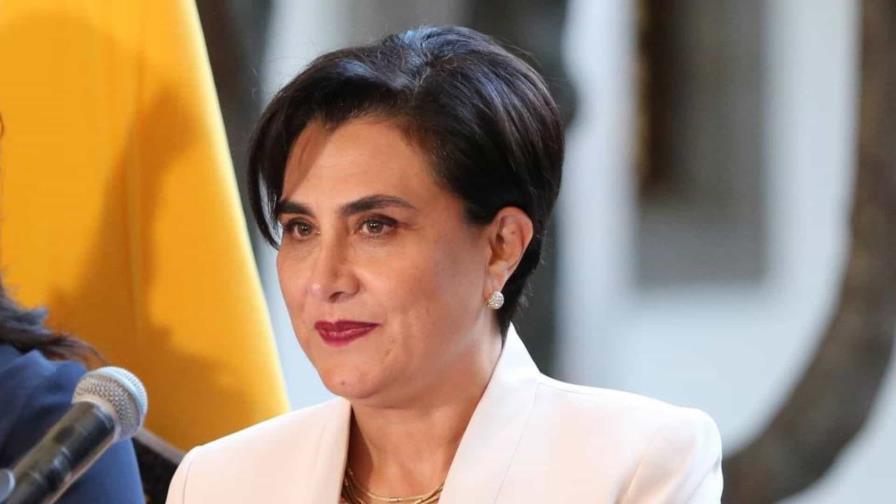 Ecuador negocia recibir 300 refugiados de EE. UU. cada año Ecuador negocia recibir 300 refugiados de EE. UU. cada año
