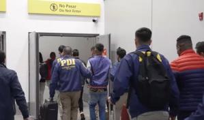 Expulsan de Chile a 65 extranjeros con destino a Colombia y República Dominicana