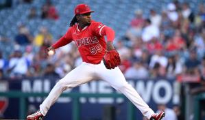 Resumen: Soriano y Alcántara lanzan primores; Devers llega a 28 jonrones