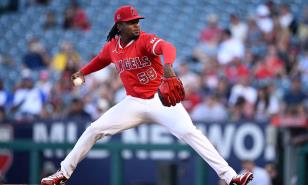 Resumen: Soriano y Alcántara lanzan primores; Devers llega a 28 jonrones