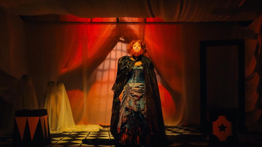 Sabrina Gómez vuelve al escenario con La Monstrua en el Teatro Nacional Eduardo Brito