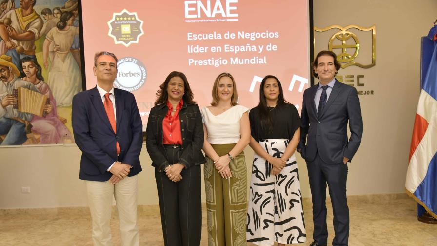 ENAE Business School ofrece formación gratuita en IA y STEM en la Universidad APEC