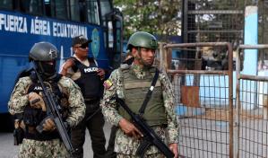 Presidente de Ecuador cambia a jefes militares para fortalecer la guerra contra el narco