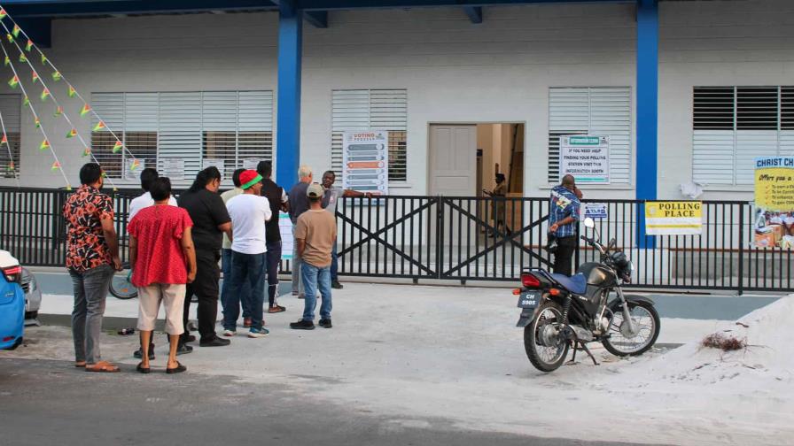 El Gobierno de Guyana pide paciencia y unidad mientras continúa el recuento de votos