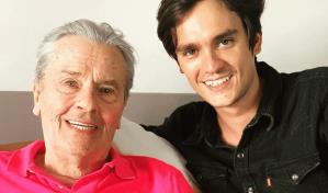 El hijo pequeño de Alain Delon pide la anulación del testamento del fallecido actor
