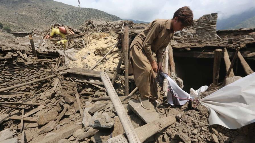 Potente terremoto sacude Afganistán; reportan varios muertos