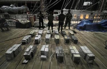 Decomisan en Baní 448 paquetes de cocaína procedentes de Colombia y apresan a dos dominicanos