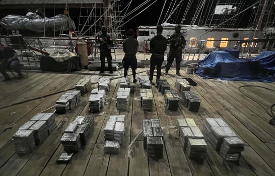 Decomisan en Baní 448 paquetes de cocaína procedentes de Colombia y apresan a dos dominicanos