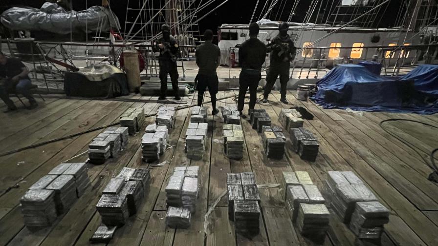 Decomisan en Baní 448 paquetes de cocaína procedentes de Colombia y apresan a dos dominicanos Decomisan en Baní 448 paquetes de cocaína procedentes de Colombia y apresan a dos dominicanos