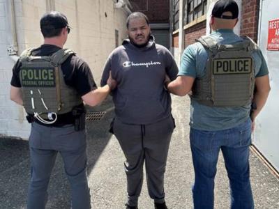 Un dominicano acusado de abuso sexual infantil es detenido por ICE