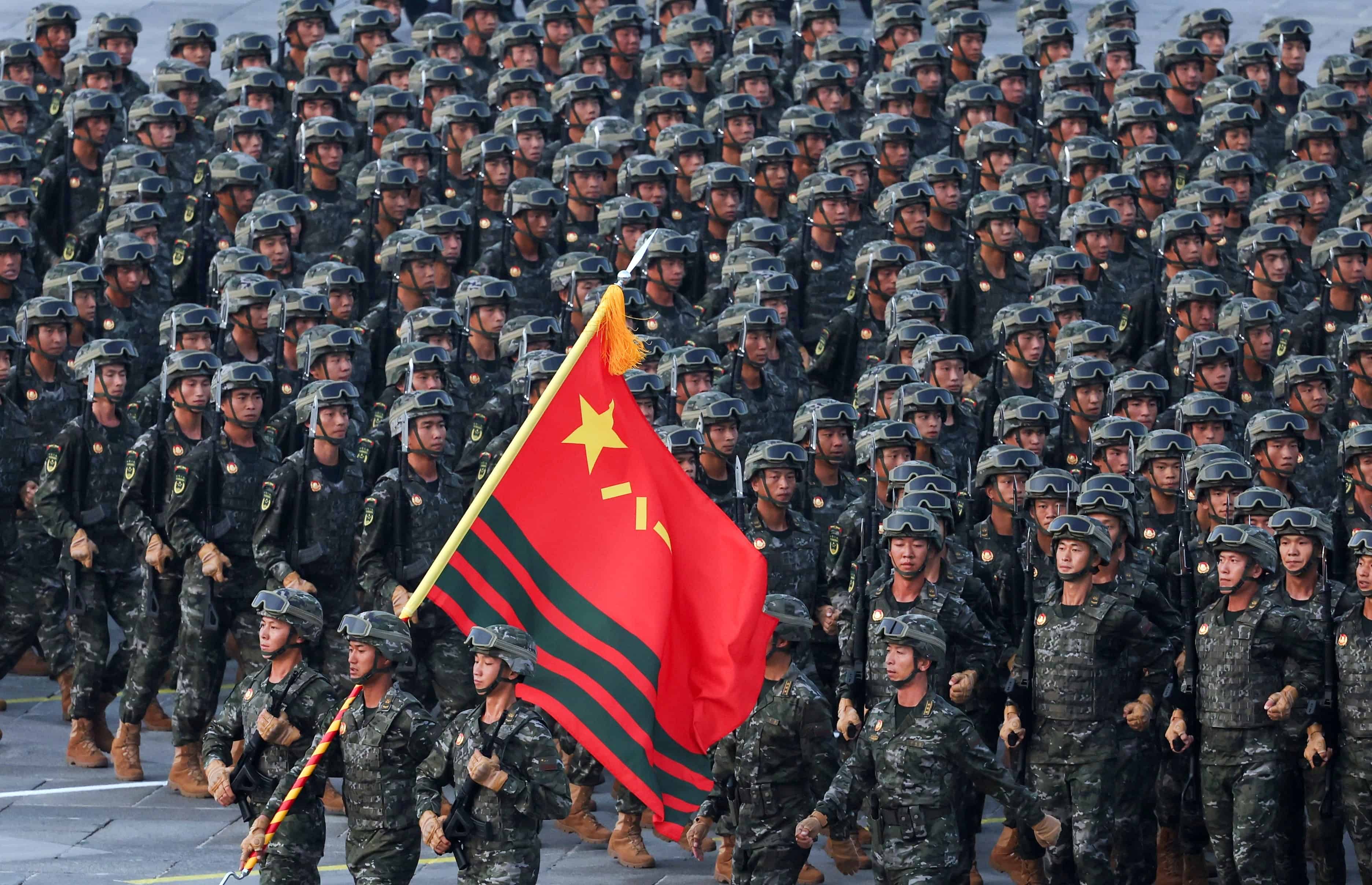 Militares chinos marchan en formación antes de un desfile militar que marca el 80 aniversario de la victoria en la Guerra de Resistencia del Pueblo Chino contra la Agresión Japonesa y el final de la Segunda Guerra Mundial, en Beijing, China, el 3 de septiembre de 2025. EFE/EPA/ALEXANDER KAZAKOV/SPUTNIK