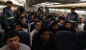 Tribunal dictamina que Trump no puede usar la Ley de Enemigos Extranjeros en deportaciones