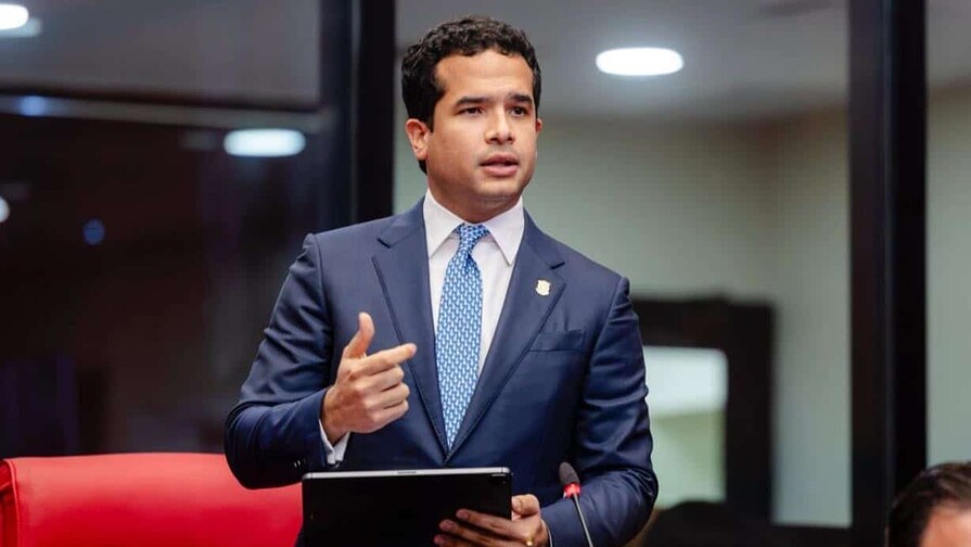 Omar Fernández sobre renuncias en la FP: Hay gente que toma decisiones de ese tipo por dignidad Omar Fernández sobre renuncias en la FP: Hay gente que toma decisiones de ese tipo por dignidad