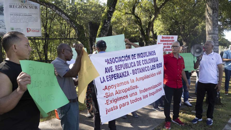 Inquilinos de los barrios Cuba y La Esperanza exigen al MOPC indemnización por desalojo Inquilinos de los barrios Cuba y La Esperanza exigen al MOPC indemnización por desalojo