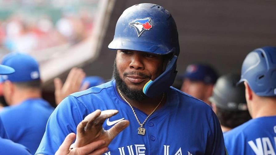 Vladimir Guerrero Jr. anota tres carreras y los Azulejos se imponen 12 a 9 a los Rojos Vladimir Guerrero Jr. anota tres carreras y los Azulejos se imponen 12 a 9 a los Rojos