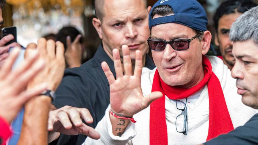 Charlie Sheen cumple 60 años: de estrella de Hollywood a vida marcada por excesos y resurgimientos