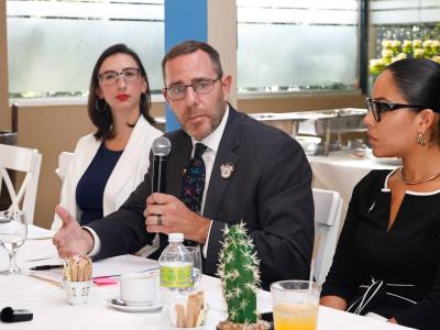 William Swaney visita Espaillat en primer recorrido tras regreso a RD