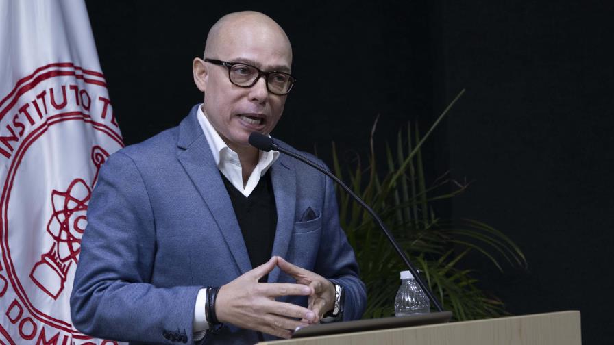 El turismo genera 9 billones de dólares al país, afirma economista