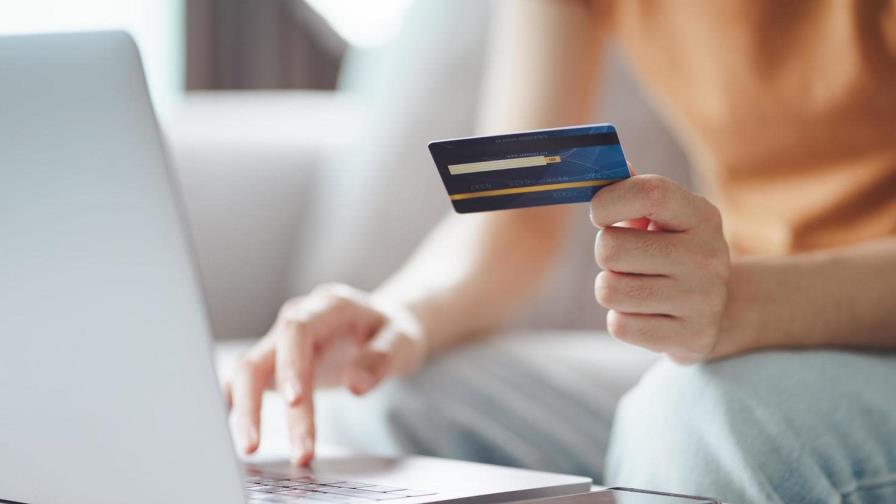 La morosidad y la cartera de deuda vencida continúan incrementándose en el sistema financiero La morosidad y la cartera de deuda vencida continúan incrementándose en el sistema financiero