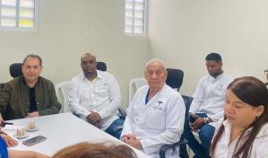 Mario Lama realiza recorrido por el Hospital Regional Doctor Antonio Musa