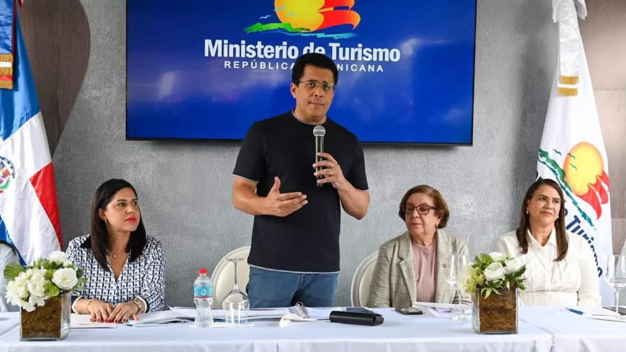 David Collado deja iniciada obra de reconstrucción municipio Salcedo en Hermanas Mirabal