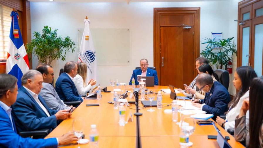 Ministro de Hacienda y Economía se reúne con gremios y sectores productivos Ministro de Hacienda y Economía se reúne con gremios y sectores productivos