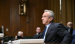 El secretario de Salud de EE. UU. defiende el despido de la directora de los CDC