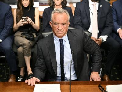 Senadores demócratas insultan a Robert F. Kennedy Jr.