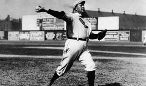Cy Young y Babe Ruth lideran rotación de Boston