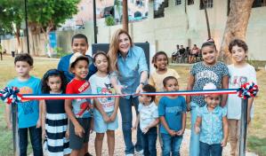 Carolina Mej&iacute;a inaugura el nuevo parque Ofelia en la urbanizaci&oacute;n del mismo nombre
