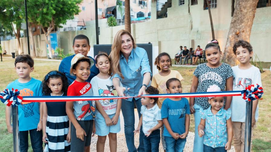 Carolina Mejía inaugura el nuevo parque Ofelia en la urbanización del mismo nombre