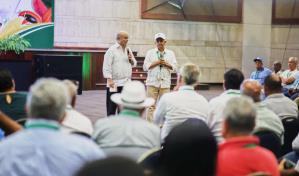 Desde vender a la diáspora hasta procesar los frutos: analizan las vías para elevar exportaciones